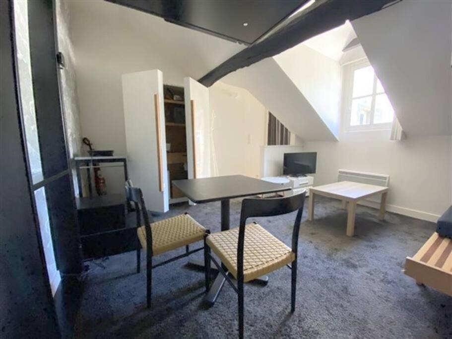 Superbe Studio Avec Terrasse - Cathedrale Nantes Kültér fotó